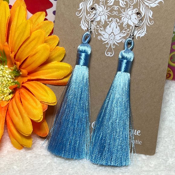 Tassel Earrings Long Drop Dangles Blue Smooth Silky Fringe Dressy Elegance NWT - Picture 1 of 4